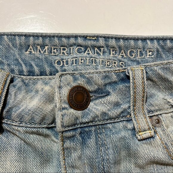 American Eagle Light Wash Distressed Cut Off Shorts Frayed Hem - Picture 6 of 8